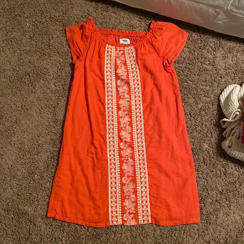 Cute dainty dress!